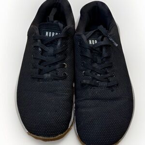 NOBULL Trainer Black Gum Sole Men’s 10.5 (Women’s 12)